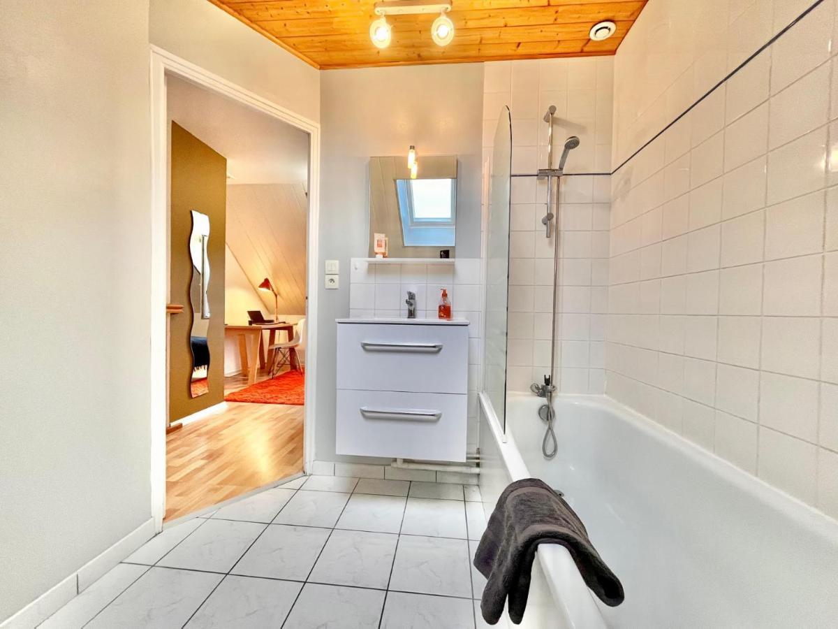 Duplex Proche De La Gare, Parking Gratuit * Laval (Mayenne)